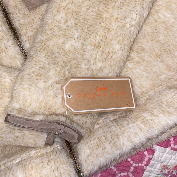 Cropped Jacket - Picture 2 of 4